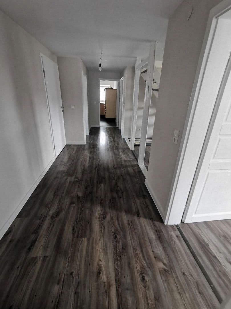 3 bedroom with open-plan kitchen flat for sale, 100 m², Crailsheim, Baden-Württemberg 3 bedroom with open-plan kitchen flat for sale, 100 m², Crailsheim, Baden-Württemberg