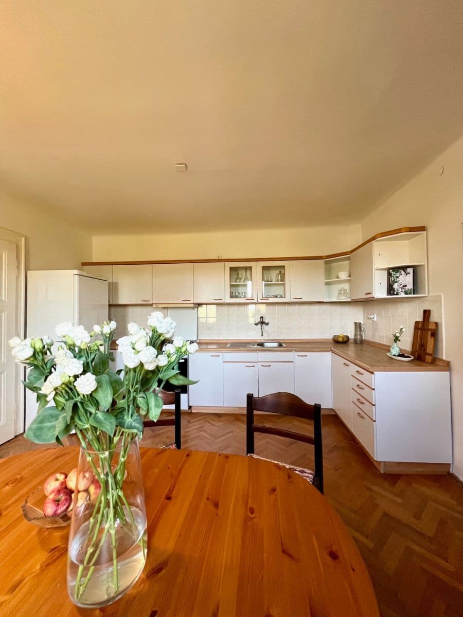 2 bedroom flat to rent, 80 m², Nad Zámečkem, Prague, Prague 2 bedroom flat to rent, 80 m², Nad Zámečkem, Prague, Prague