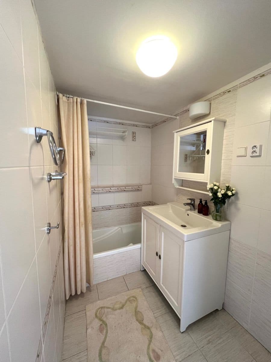 2 bedroom flat to rent, 80 m², Nad Zámečkem, Prague, Prague 2 bedroom flat to rent, 80 m², Nad Zámečkem, Prague, Prague