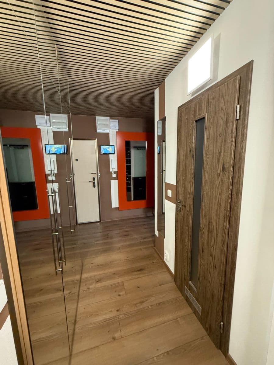 2 bedroom with open-plan kitchen flat to rent, 70 m², Křenická, Prague, Prague 2 bedroom with open-plan kitchen flat to rent, 70 m², Křenická, Prague, Prague