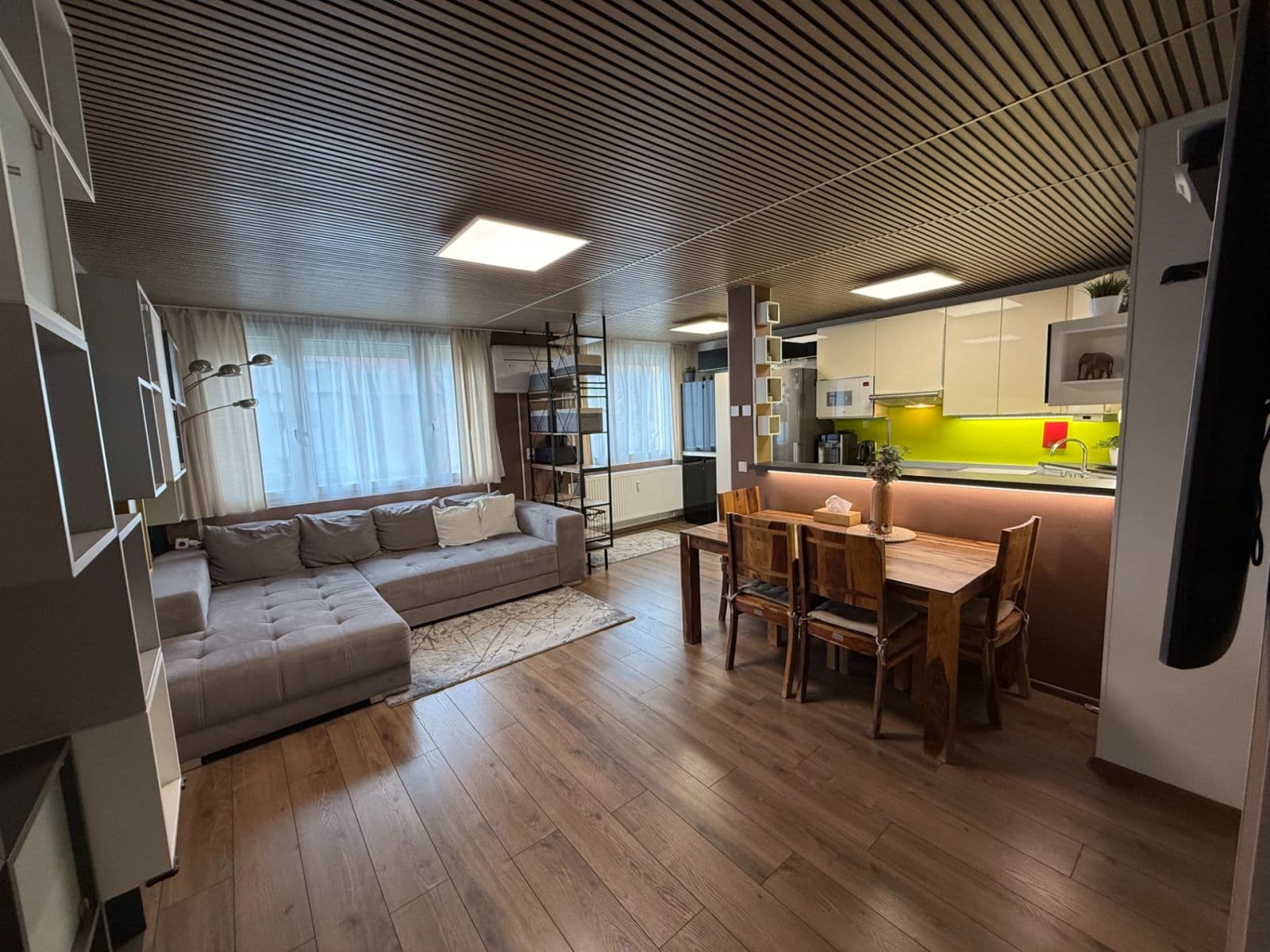 2 bedroom with open-plan kitchen flat to rent, 70 m², Křenická, Prague, Prague 2 bedroom with open-plan kitchen flat to rent, 70 m², Křenická, Prague, Prague