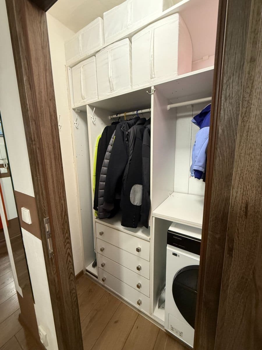 2 bedroom with open-plan kitchen flat to rent, 70 m², Křenická, Prague, Prague 2 bedroom with open-plan kitchen flat to rent, 70 m², Křenická, Prague, Prague