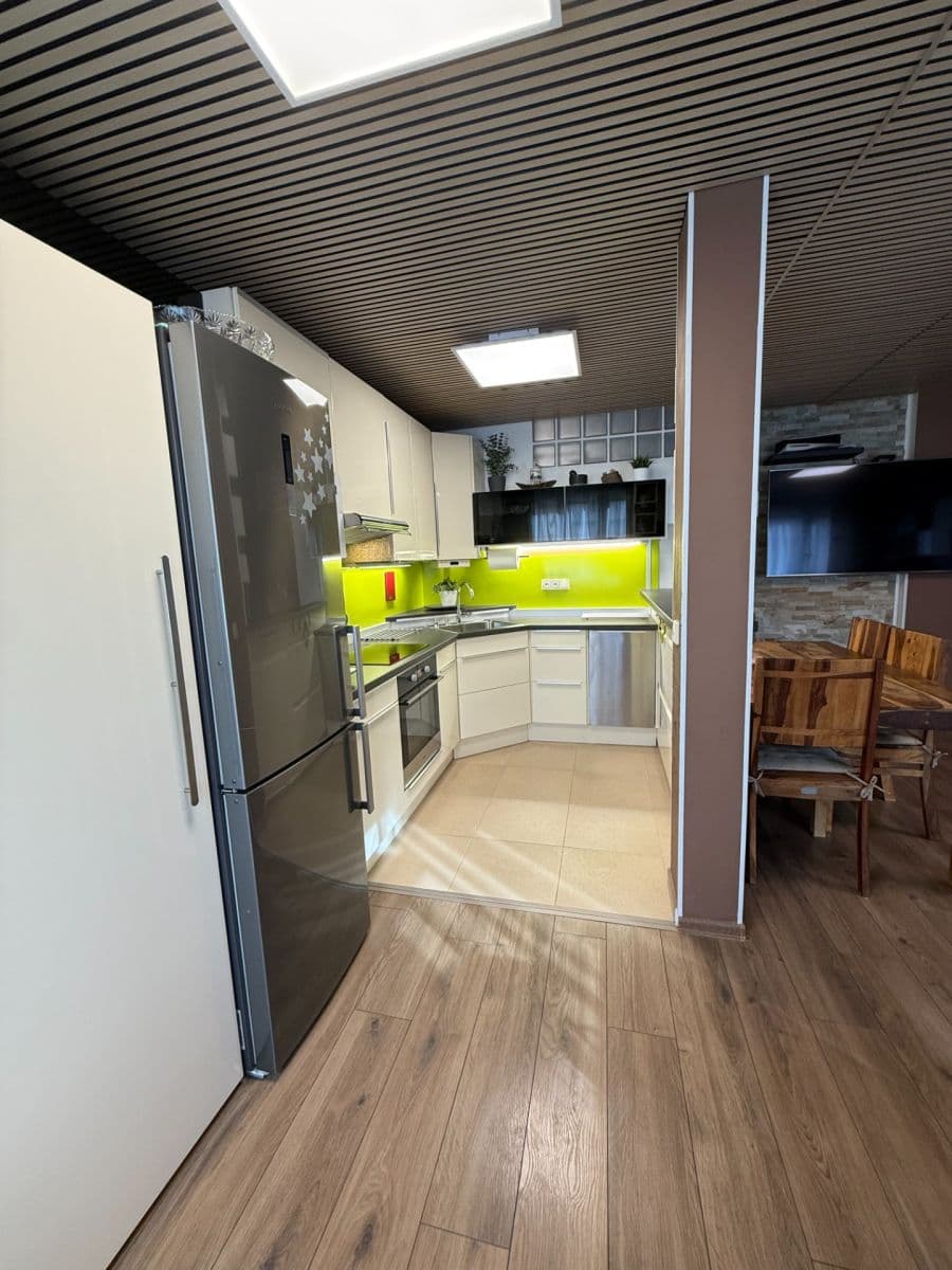 2 bedroom with open-plan kitchen flat to rent, 70 m², Křenická, Prague, Prague 2 bedroom with open-plan kitchen flat to rent, 70 m², Křenická, Prague, Prague