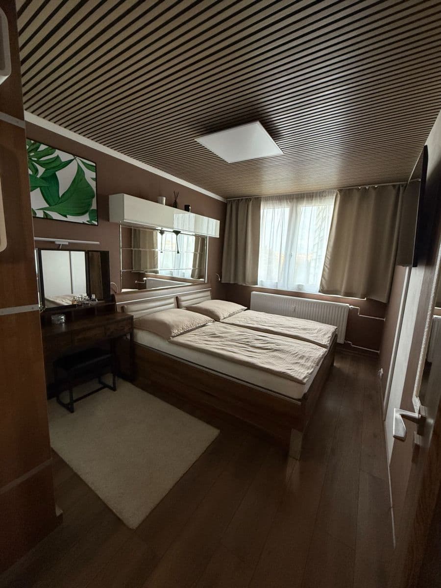 2 bedroom with open-plan kitchen flat to rent, 70 m², Křenická, Prague, Prague 2 bedroom with open-plan kitchen flat to rent, 70 m², Křenická, Prague, Prague