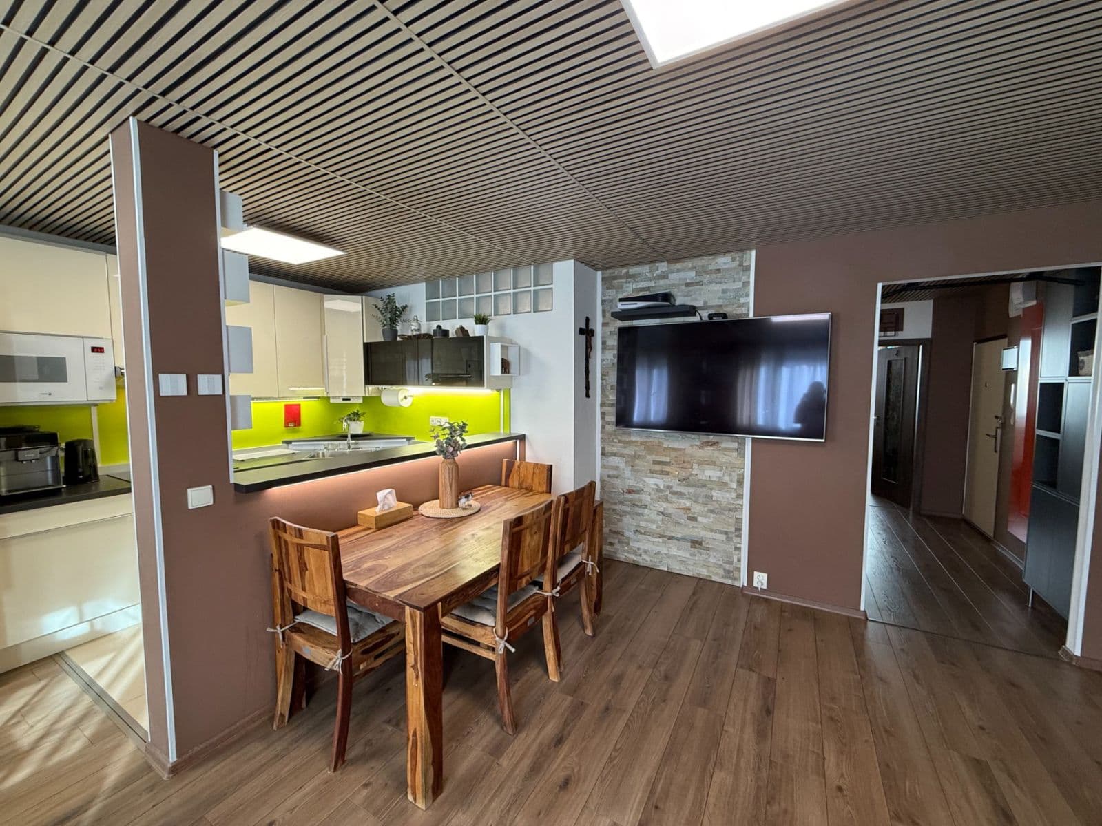 2 bedroom with open-plan kitchen flat to rent, 70 m², Křenická, Prague, Prague 2 bedroom with open-plan kitchen flat to rent, 70 m², Křenická, Prague, Prague