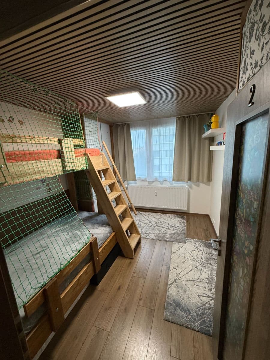 2 bedroom with open-plan kitchen flat to rent, 70 m², Křenická, Prague, Prague 2 bedroom with open-plan kitchen flat to rent, 70 m², Křenická, Prague, Prague