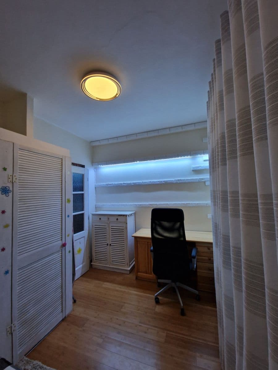 2 bedroom with open-plan kitchen flat to rent, 53 m², Na Hroudě, Prague, Prague 2 bedroom with open-plan kitchen flat to rent, 53 m², Na Hroudě, Prague, Prague