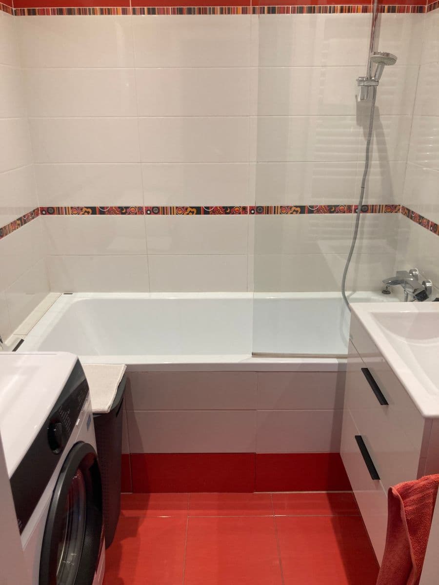 2 bedroom with open-plan kitchen flat to rent, 100 m², U Jezera, Prague, Prague 2 bedroom with open-plan kitchen flat to rent, 100 m², U Jezera, Prague, Prague