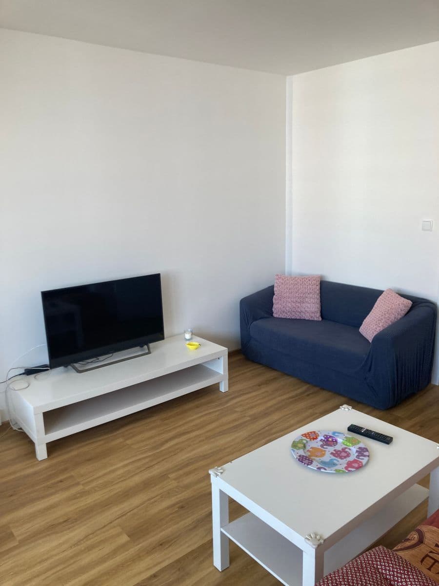 2 bedroom with open-plan kitchen flat to rent, 100 m², U Jezera, Prague, Prague 2 bedroom with open-plan kitchen flat to rent, 100 m², U Jezera, Prague, Prague