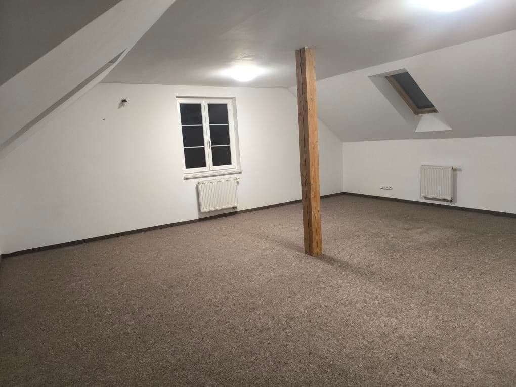 3 bedroom with open-plan kitchen flat to rent, 139 m², Bečovská, Prague, Prague 3 bedroom with open-plan kitchen flat to rent, 139 m², Bečovská, Prague, Prague