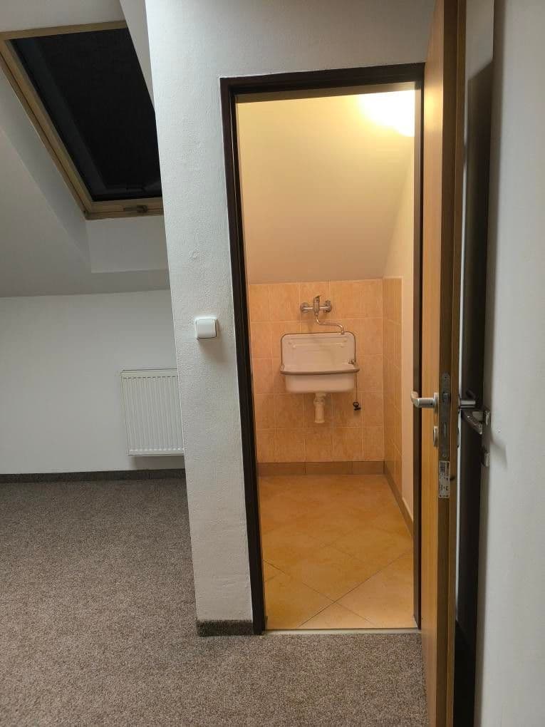 3 bedroom with open-plan kitchen flat to rent, 139 m², Bečovská, Prague, Prague 3 bedroom with open-plan kitchen flat to rent, 139 m², Bečovská, Prague, Prague