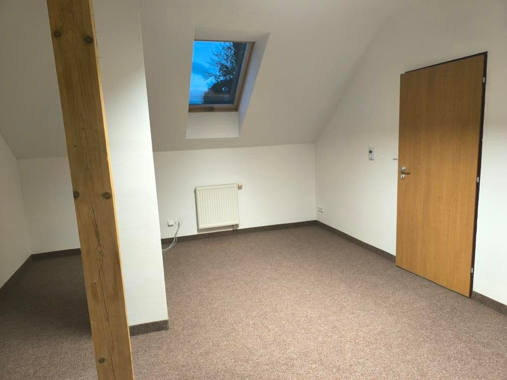 3 bedroom with open-plan kitchen flat to rent, 139 m², Bečovská, Prague, Prague 3 bedroom with open-plan kitchen flat to rent, 139 m², Bečovská, Prague, Prague