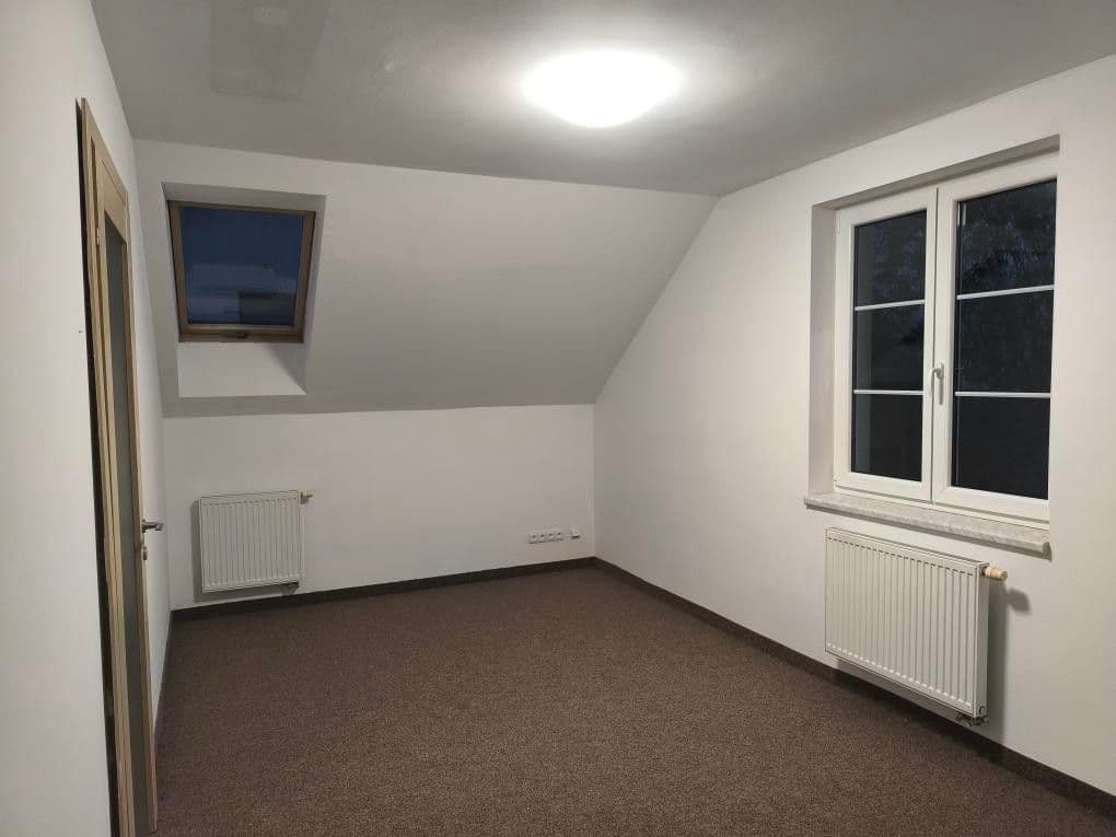 3 bedroom with open-plan kitchen flat to rent, 139 m², Bečovská, Prague, Prague 3 bedroom with open-plan kitchen flat to rent, 139 m², Bečovská, Prague, Prague