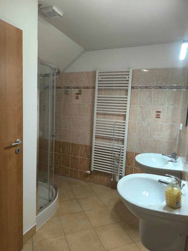 3 bedroom with open-plan kitchen flat to rent, 139 m², Bečovská, Prague, Prague 3 bedroom with open-plan kitchen flat to rent, 139 m², Bečovská, Prague, Prague