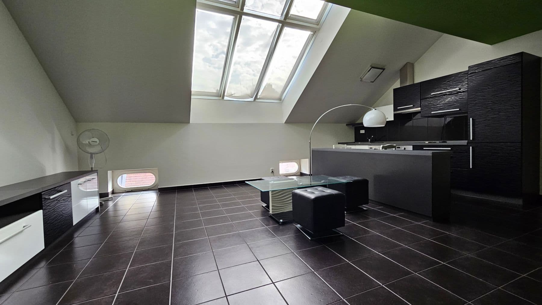 1 bedroom with open-plan kitchen flat to rent, 80 m², Myslíkova, Prague, Prague 1 bedroom with open-plan kitchen flat to rent, 80 m², Myslíkova, Prague, Prague