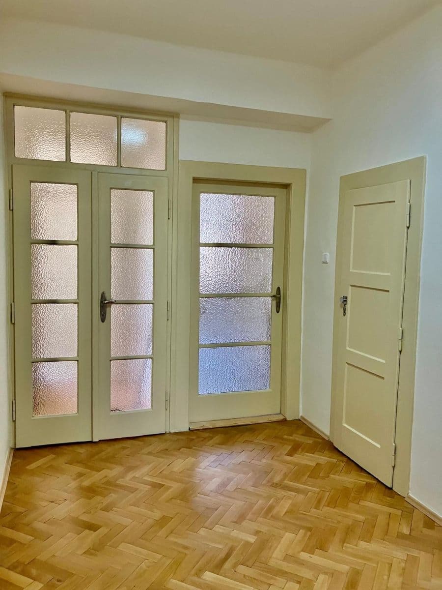 2 bedroom with open-plan kitchen flat to rent, 77 m², Přemyslovská, Prague, Prague 2 bedroom with open-plan kitchen flat to rent, 77 m², Přemyslovská, Prague, Prague