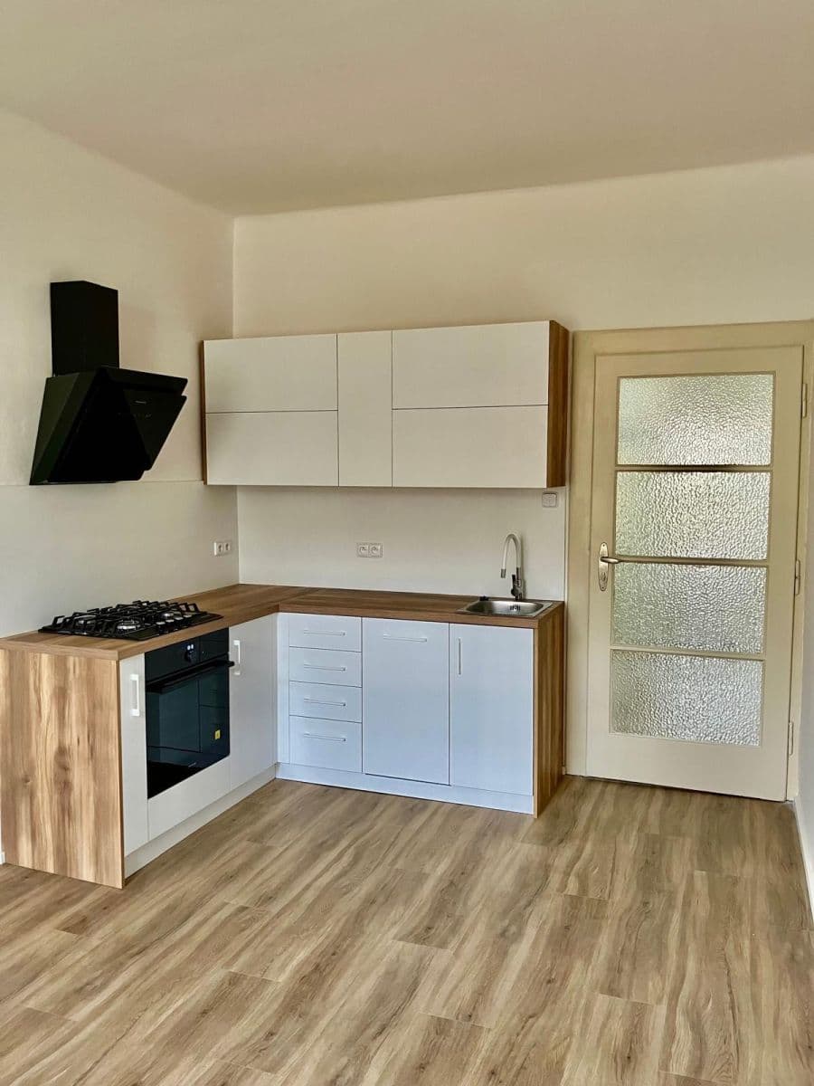 2 bedroom with open-plan kitchen flat to rent, 77 m², Přemyslovská, Prague, Prague 2 bedroom with open-plan kitchen flat to rent, 77 m², Přemyslovská, Prague, Prague