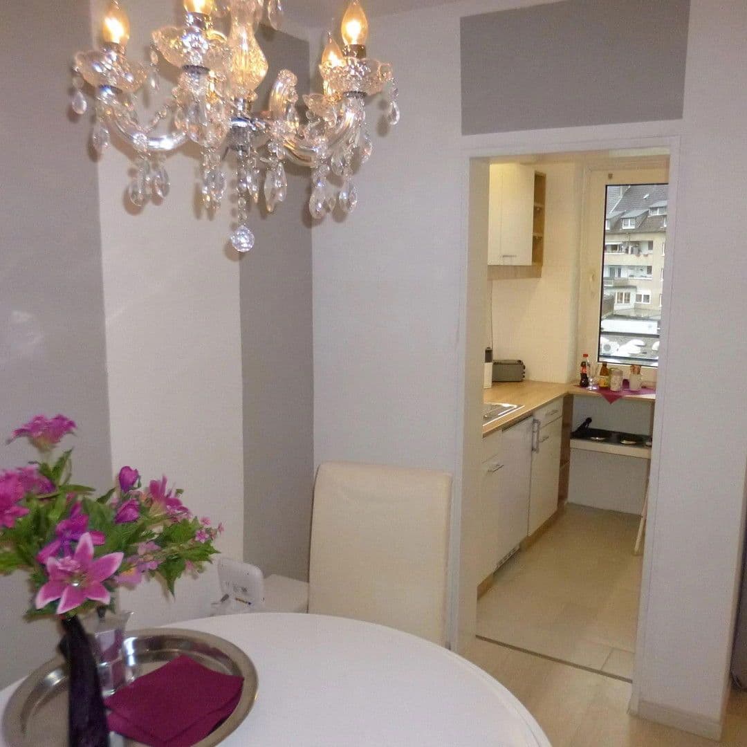 Studio flat to rent, 40 m², Martinstr, Düsseldorf, North Rhine-Westphalia Studio flat to rent, 40 m², Martinstr, Düsseldorf, North Rhine-Westphalia