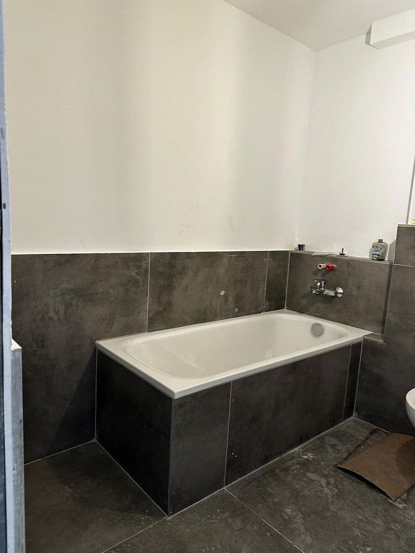 3 bedroom with open-plan kitchen flat to rent, 138 m², Essen, North Rhine-Westphalia 3 bedroom with open-plan kitchen flat to rent, 138 m², Essen, North Rhine-Westphalia