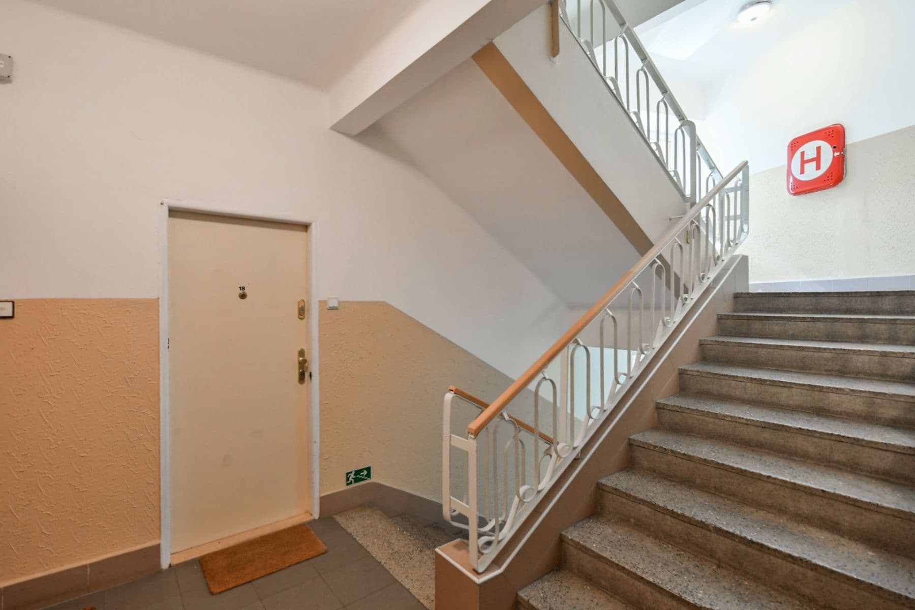 Studio flat to rent, 31 m², Na Veselí, Prague, Prague Studio flat to rent, 31 m², Na Veselí, Prague, Prague