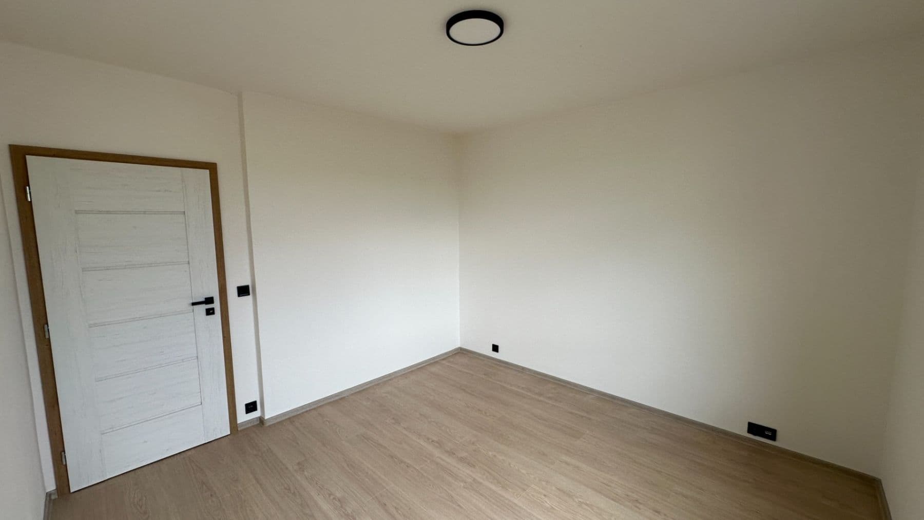 3 bedroom flat to rent, 72 m², Vltavská, Brno, Jihomoravský Region 3 bedroom flat to rent, 72 m², Vltavská, Brno, Jihomoravský Region