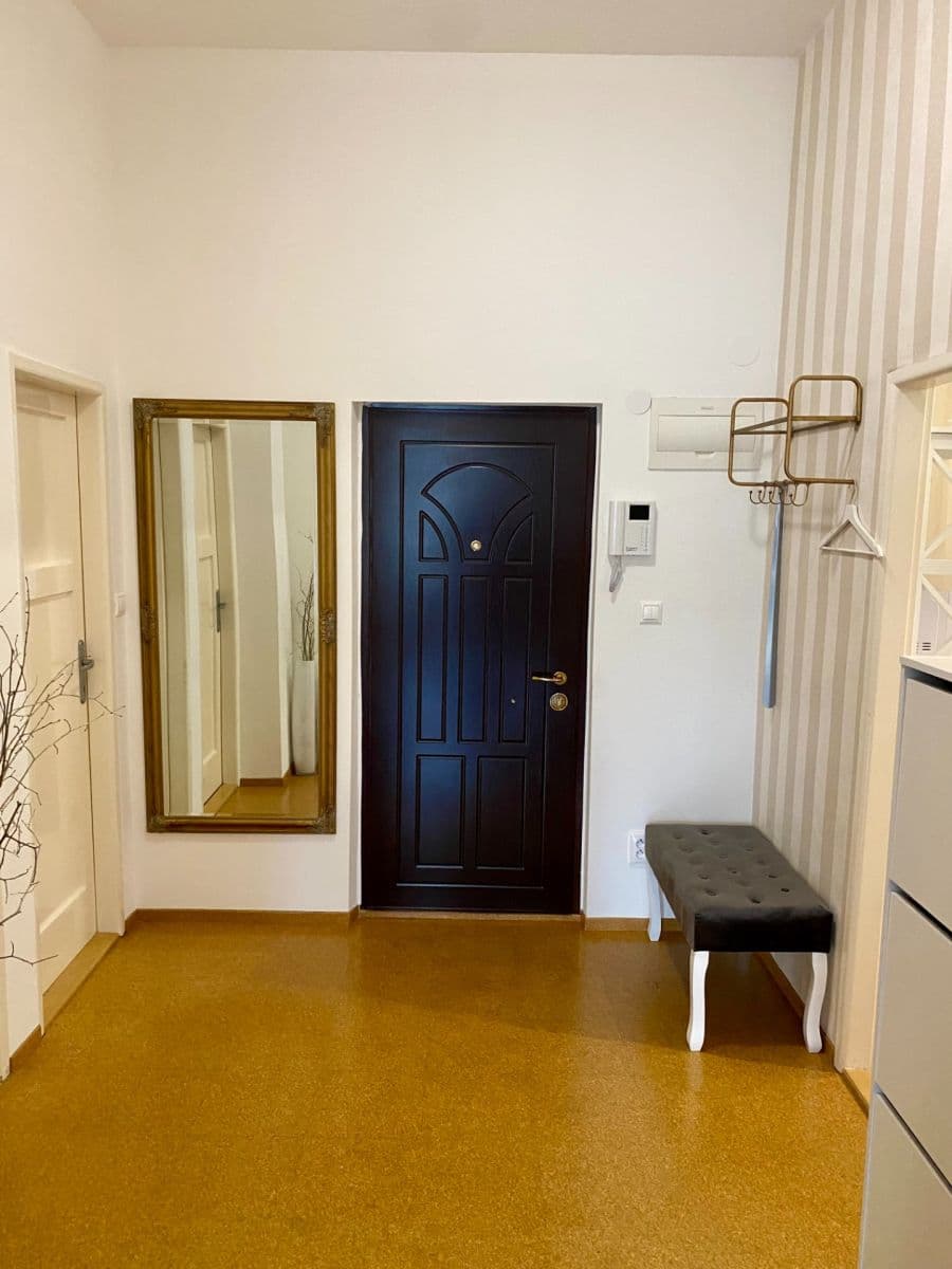 2 bedroom flat to rent, 80 m², Gorkého, Bratislava - mestská časť Staré Mesto, Bratislavský Region 2 bedroom flat to rent, 80 m², Gorkého, Bratislava - mestská časť Staré Mesto, Bratislavský Region