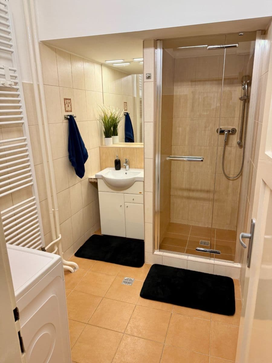 2 bedroom flat to rent, 80 m², Gorkého, Bratislava - mestská časť Staré Mesto, Bratislavský Region 2 bedroom flat to rent, 80 m², Gorkého, Bratislava - mestská časť Staré Mesto, Bratislavský Region