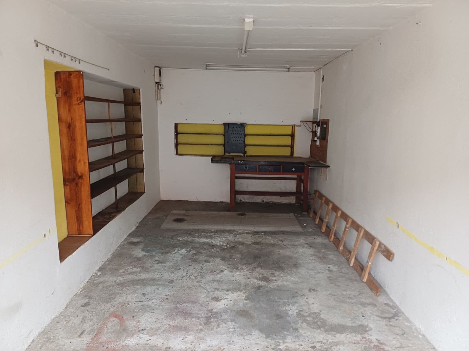 garage to rent, 16 m², Brno, Jihomoravský Region garage to rent, 16 m², Brno, Jihomoravský Region