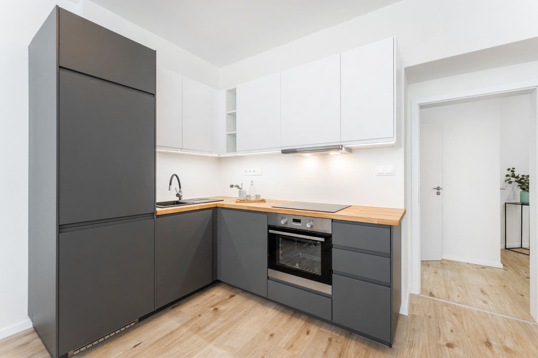 1 bedroom with open-plan kitchen flat for sale, 48 m², Víta Nejedlého, Prague, Prague 1 bedroom with open-plan kitchen flat for sale, 48 m², Víta Nejedlého, Prague, Prague