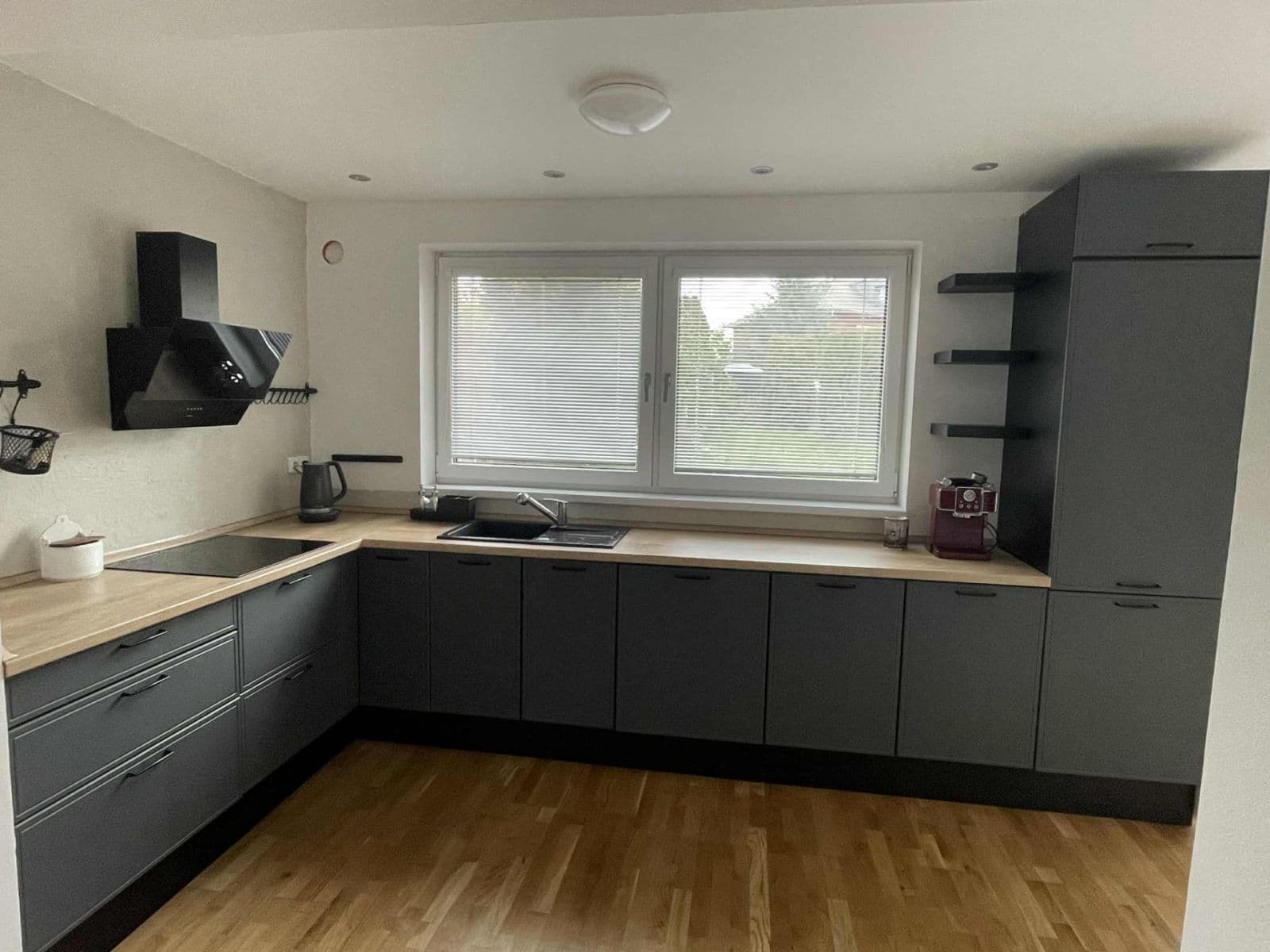 3 bedroom with open-plan kitchen flat to rent, 90 m², Nad Lesíkem, Prague, Prague 3 bedroom with open-plan kitchen flat to rent, 90 m², Nad Lesíkem, Prague, Prague