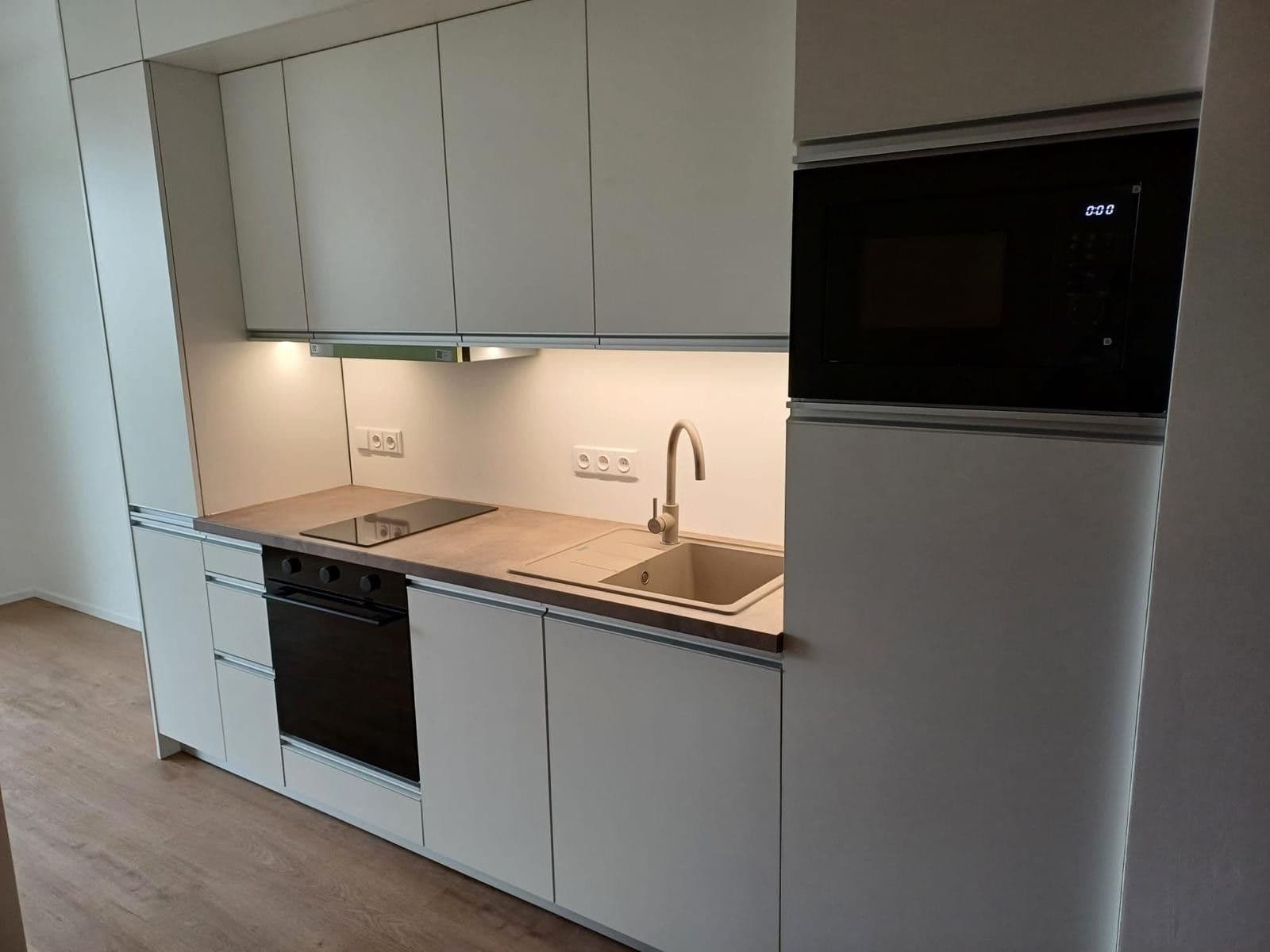 Studio flat to rent, 42 m², třída Generála Píky, Brno, Jihomoravský Region Studio flat to rent, 42 m², třída Generála Píky, Brno, Jihomoravský Region