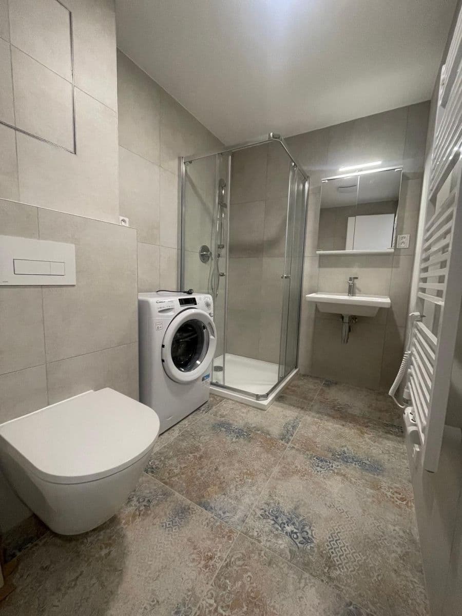 Studio flat to rent, 38 m², třída Generála Píky, Brno, Jihomoravský Region Studio flat to rent, 38 m², třída Generála Píky, Brno, Jihomoravský Region