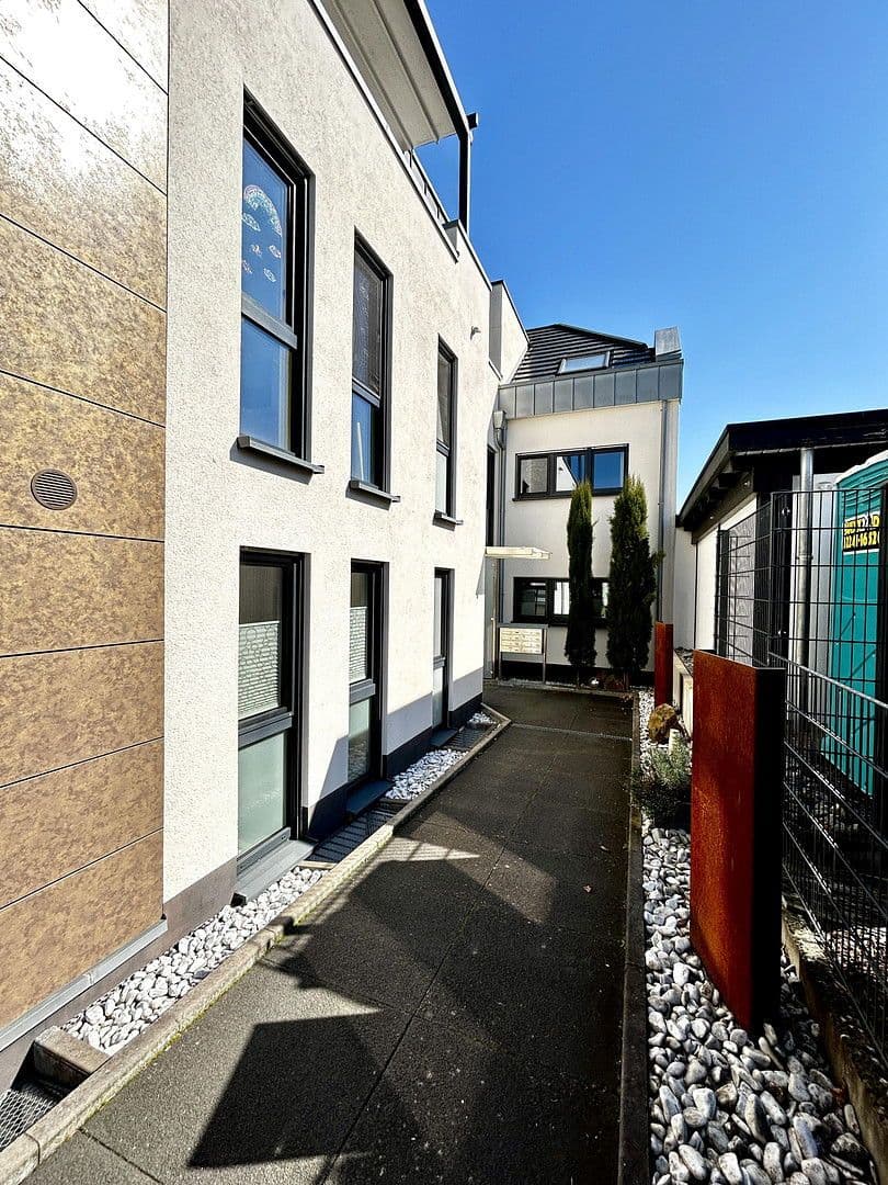 house for sale, 826 m², lambertusstr 36, Troisdorf, North Rhine-Westphalia house for sale, 826 m², lambertusstr 36, Troisdorf, North Rhine-Westphalia