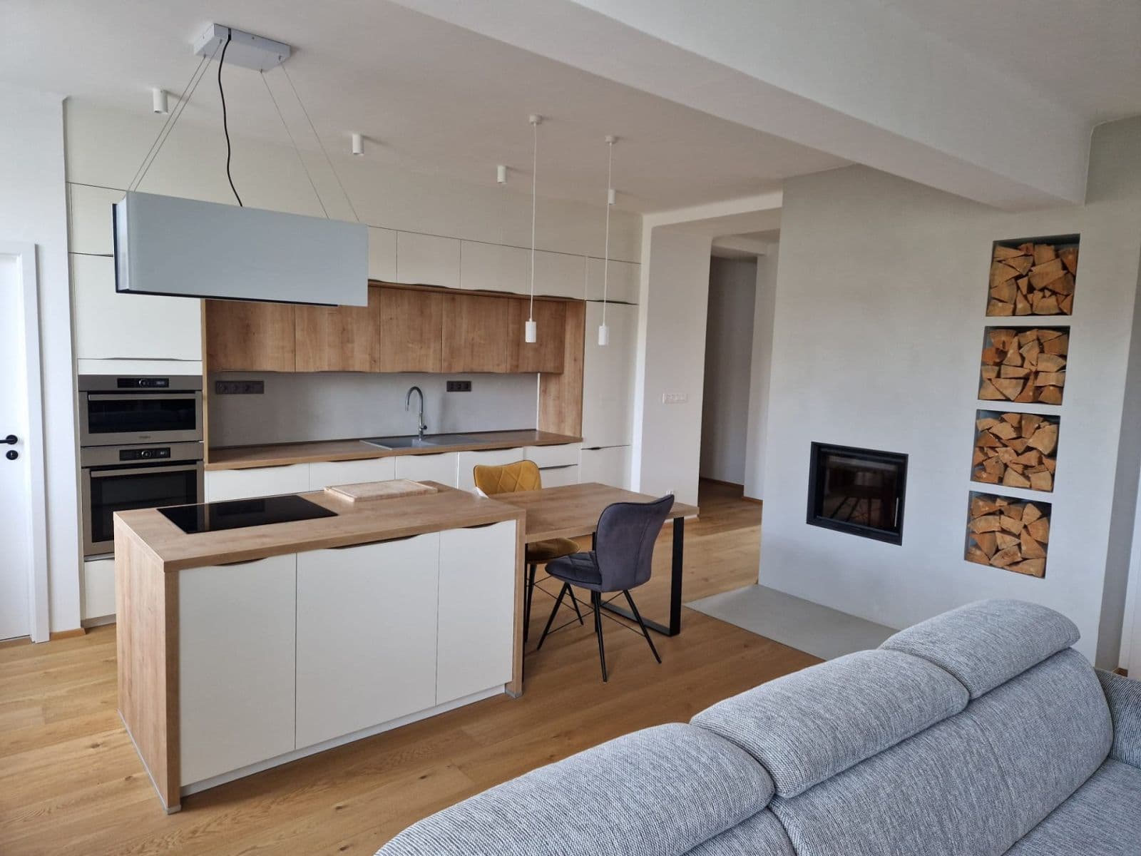 3 bedroom with open-plan kitchen flat to rent, 105 m², Resslova, Litoměřice, Ústecký Region 3 bedroom with open-plan kitchen flat to rent, 105 m², Resslova, Litoměřice, Ústecký Region