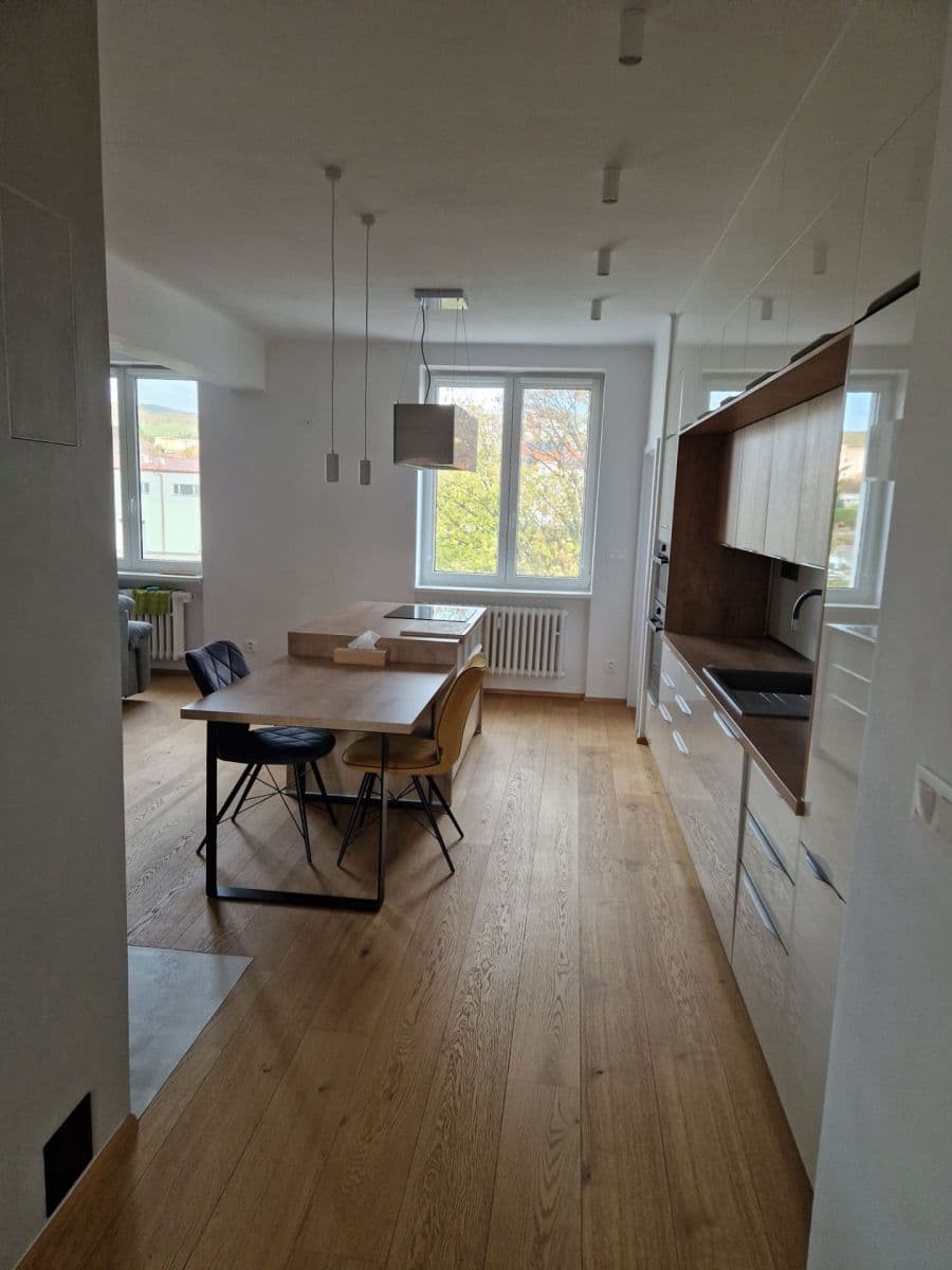 3 bedroom with open-plan kitchen flat to rent, 105 m², Resslova, Litoměřice, Ústecký Region 3 bedroom with open-plan kitchen flat to rent, 105 m², Resslova, Litoměřice, Ústecký Region