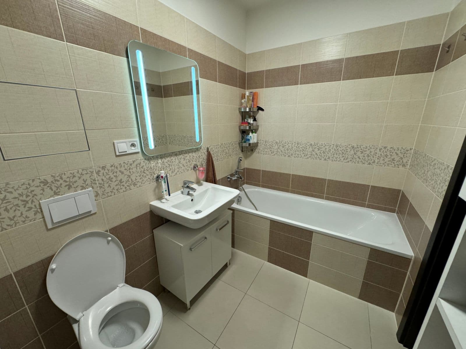 1 bedroom with open-plan kitchen flat to rent, 52 m², Granitova, Prague, Prague 1 bedroom with open-plan kitchen flat to rent, 52 m², Granitova, Prague, Prague