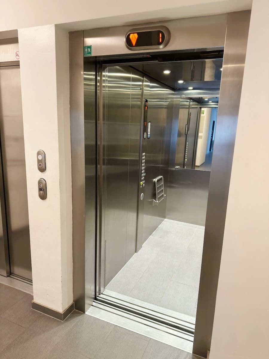 1 bedroom with open-plan kitchen flat for sale, 72 m², Nárožní, Prague, Prague 1 bedroom with open-plan kitchen flat for sale, 72 m², Nárožní, Prague, Prague