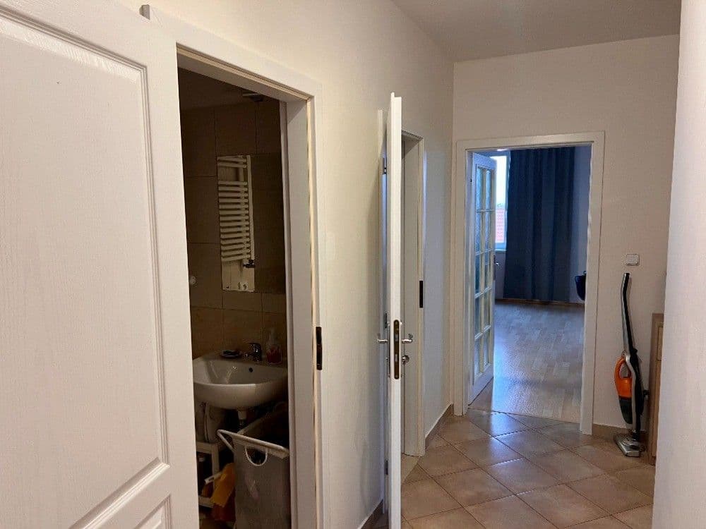 3 bedroom with open-plan kitchen flat to rent, 88 m², Nad Šestikopy, Prague, Prague 3 bedroom with open-plan kitchen flat to rent, 88 m², Nad Šestikopy, Prague, Prague