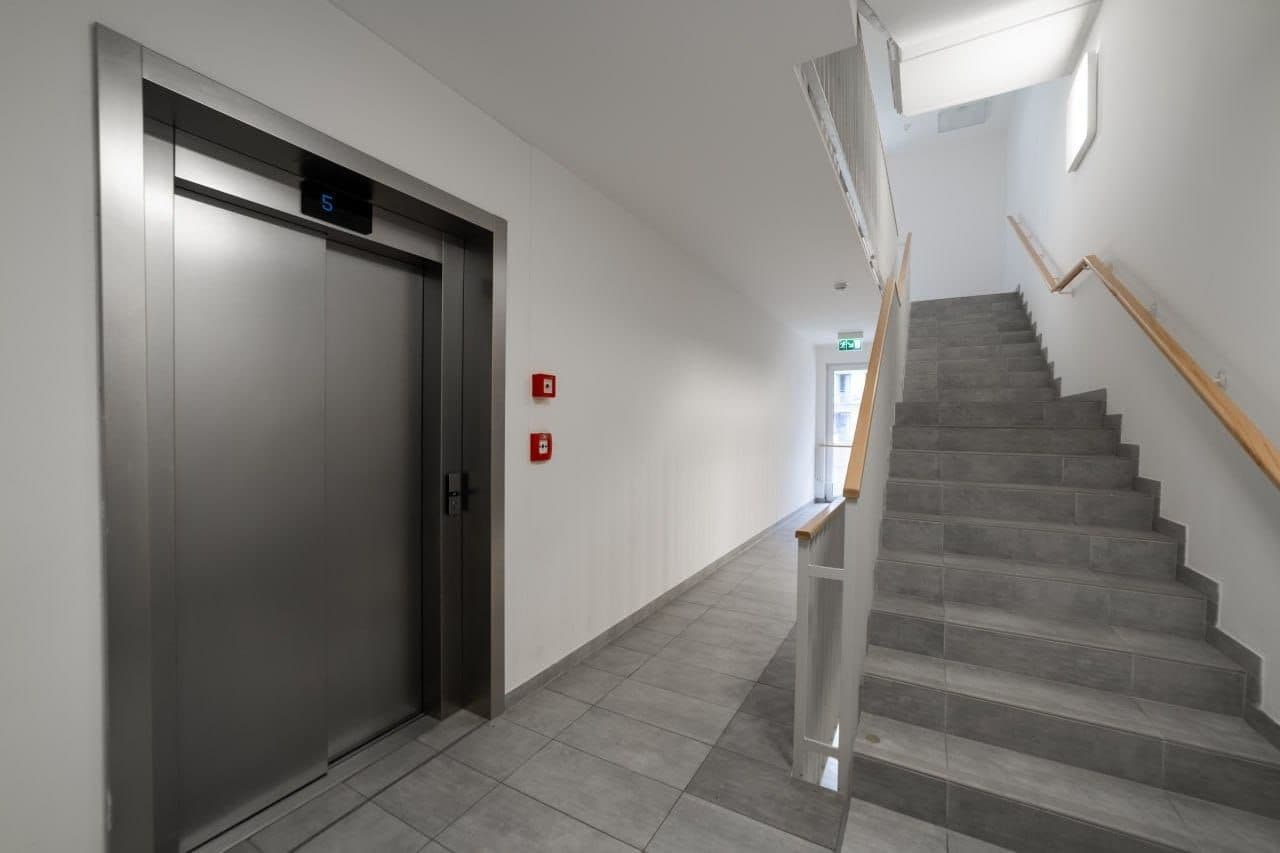 Studio flat to rent, 45 m², Zvěřinova, Prague, Prague Studio flat to rent, 45 m², Zvěřinova, Prague, Prague