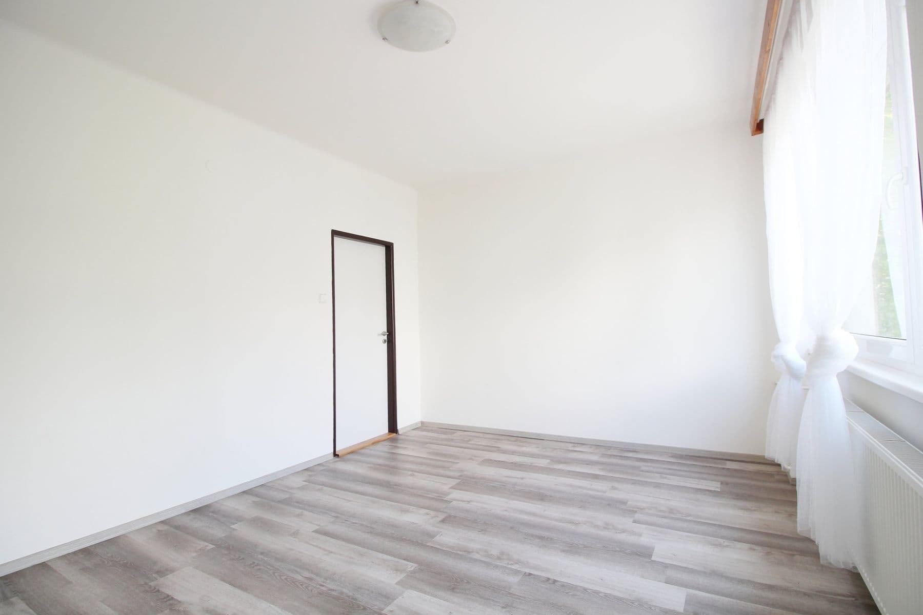 4 bedroom flat to rent, 85 m², Studentská, Poděbrady, Středočeský Region 4 bedroom flat to rent, 85 m², Studentská, Poděbrady, Středočeský Region