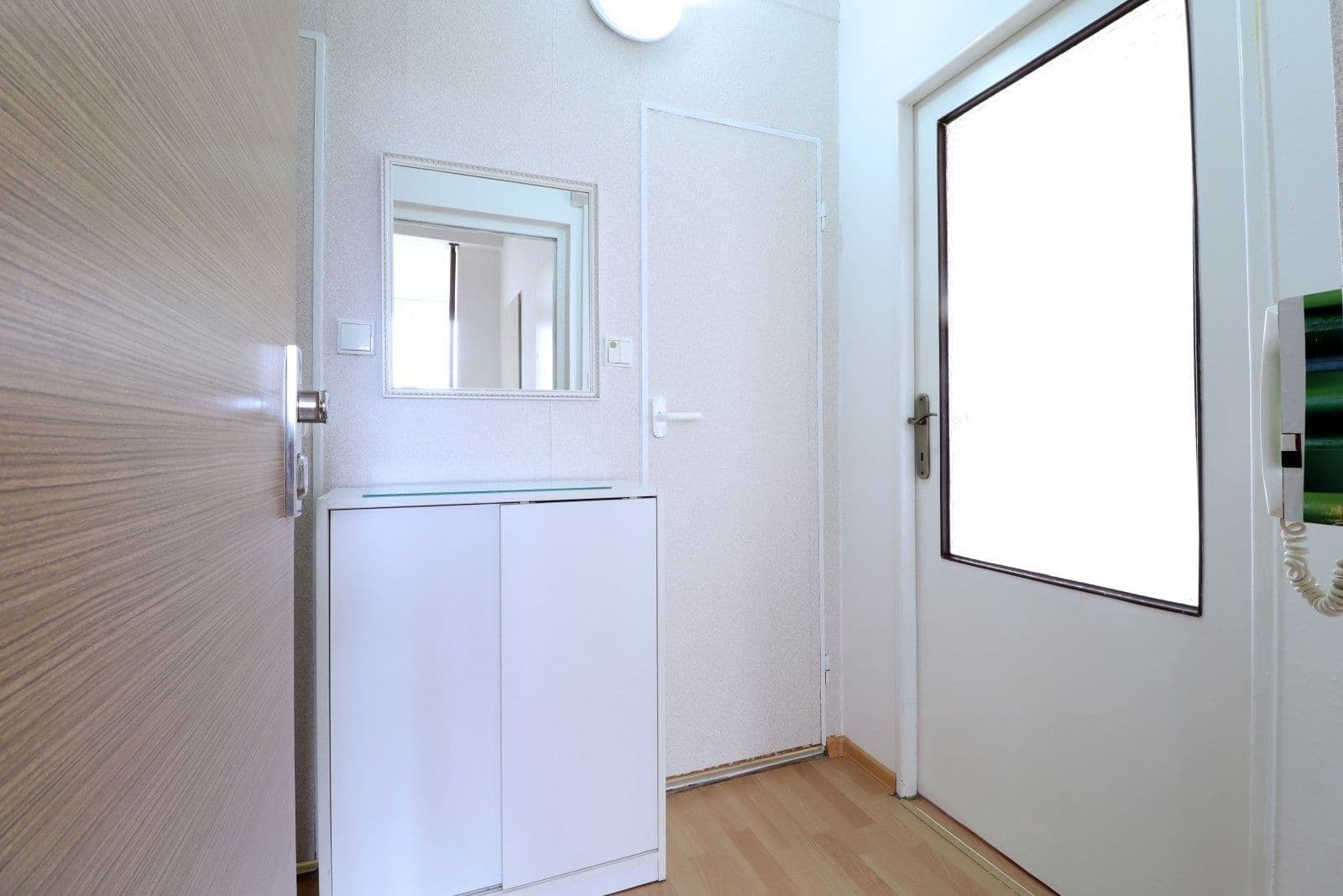 Studio flat to rent, 34 m², Litevská, Kladno, Středočeský Region Studio flat to rent, 34 m², Litevská, Kladno, Středočeský Region