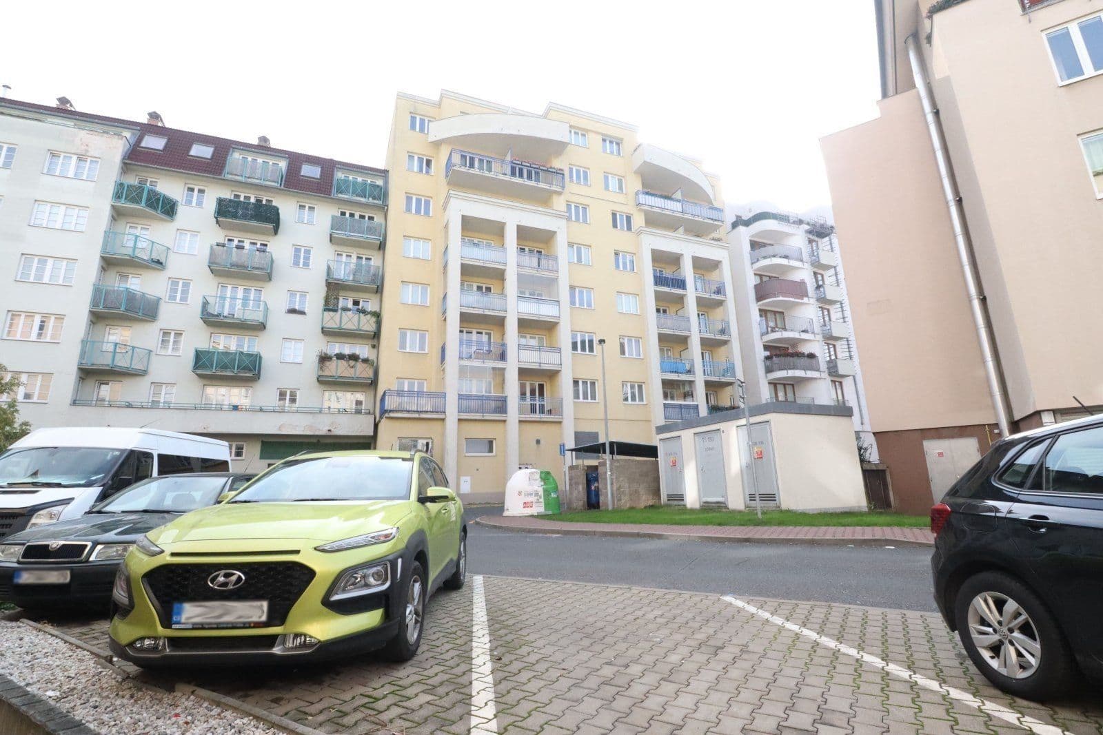 2 bedroom with open-plan kitchen flat to rent, 86 m², Lipnická, Prague, Prague 2 bedroom with open-plan kitchen flat to rent, 86 m², Lipnická, Prague, Prague