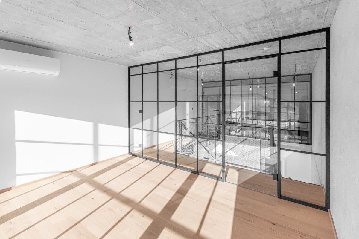 2 bedroom with open-plan kitchen flat to rent, 90 m², Kolbenova, Prague, Prague 2 bedroom with open-plan kitchen flat to rent, 90 m², Kolbenova, Prague, Prague