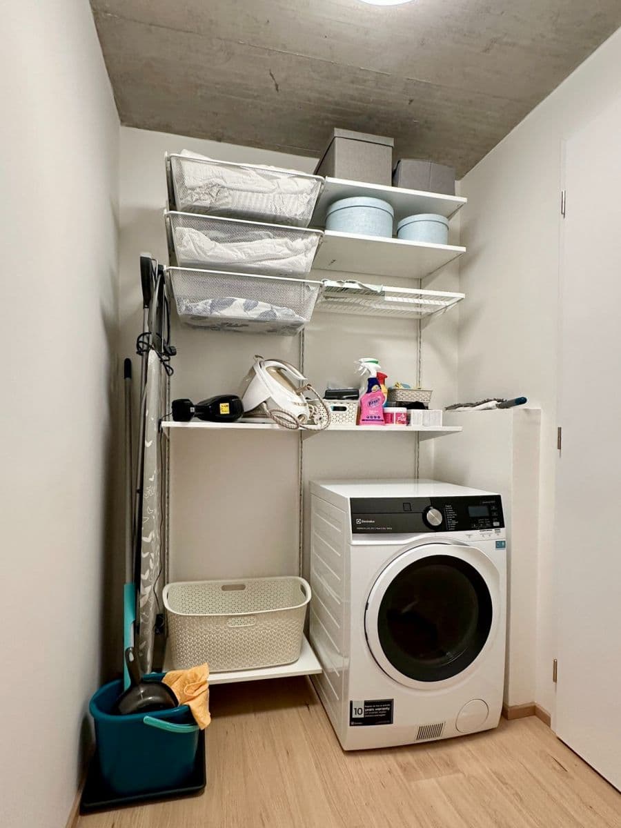 2 bedroom with open-plan kitchen flat to rent, 90 m², Kolbenova, Prague, Prague 2 bedroom with open-plan kitchen flat to rent, 90 m², Kolbenova, Prague, Prague