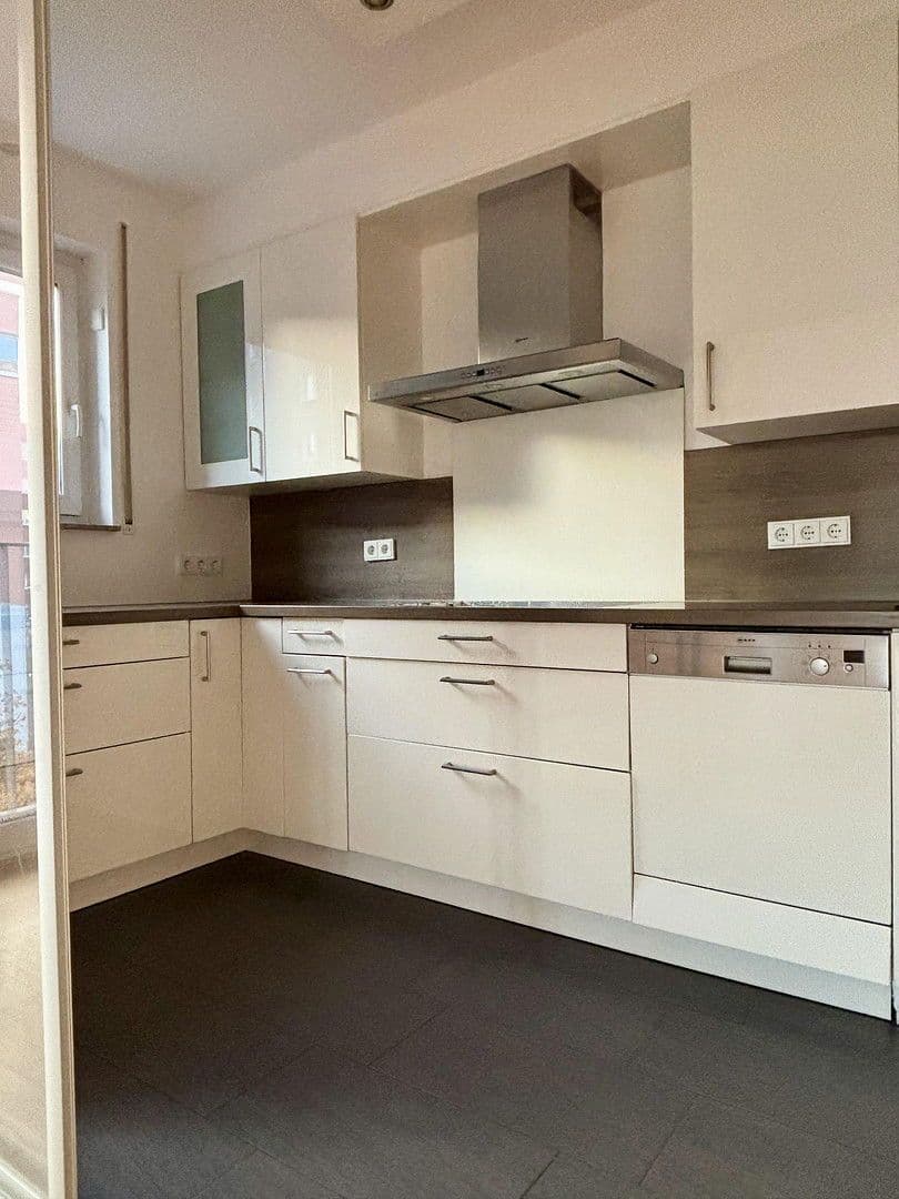 4 bedroom flat for sale, 111 m², Frankfurt am Main, Hesse 4 bedroom flat for sale, 111 m², Frankfurt am Main, Hesse