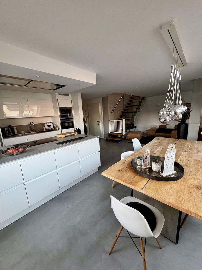 4 bedroom with open-plan kitchen flat for sale, 146 m², Kirchheim unter Teck, Baden-Württemberg 4 bedroom with open-plan kitchen flat for sale, 146 m², Kirchheim unter Teck, Baden-Württemberg