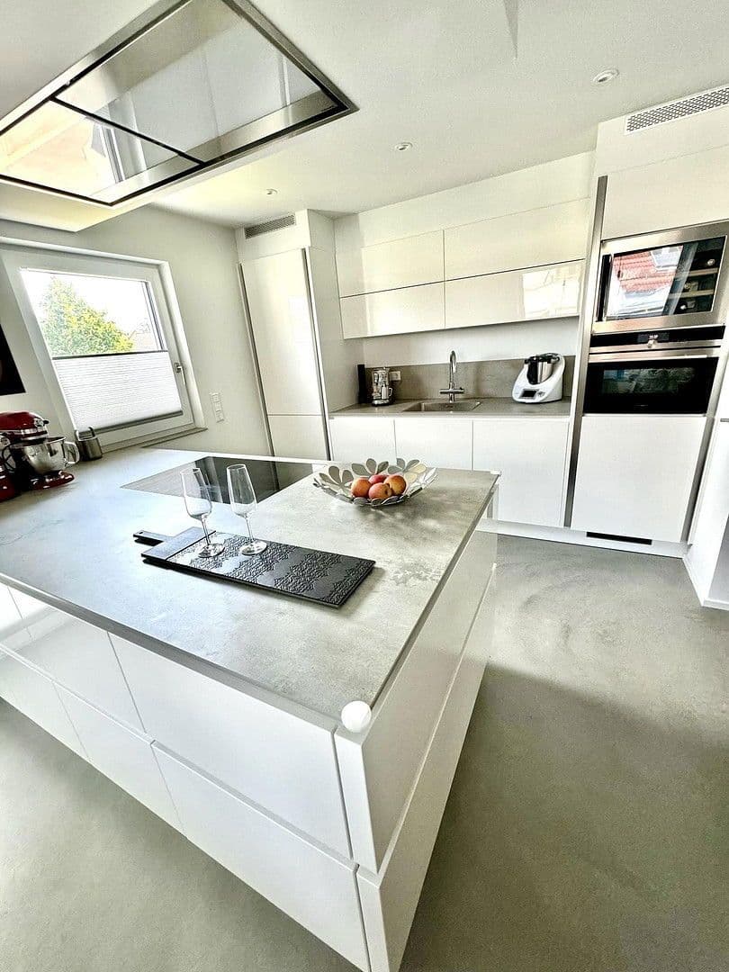 4 bedroom with open-plan kitchen flat for sale, 146 m², Kirchheim unter Teck, Baden-Württemberg 4 bedroom with open-plan kitchen flat for sale, 146 m², Kirchheim unter Teck, Baden-Württemberg