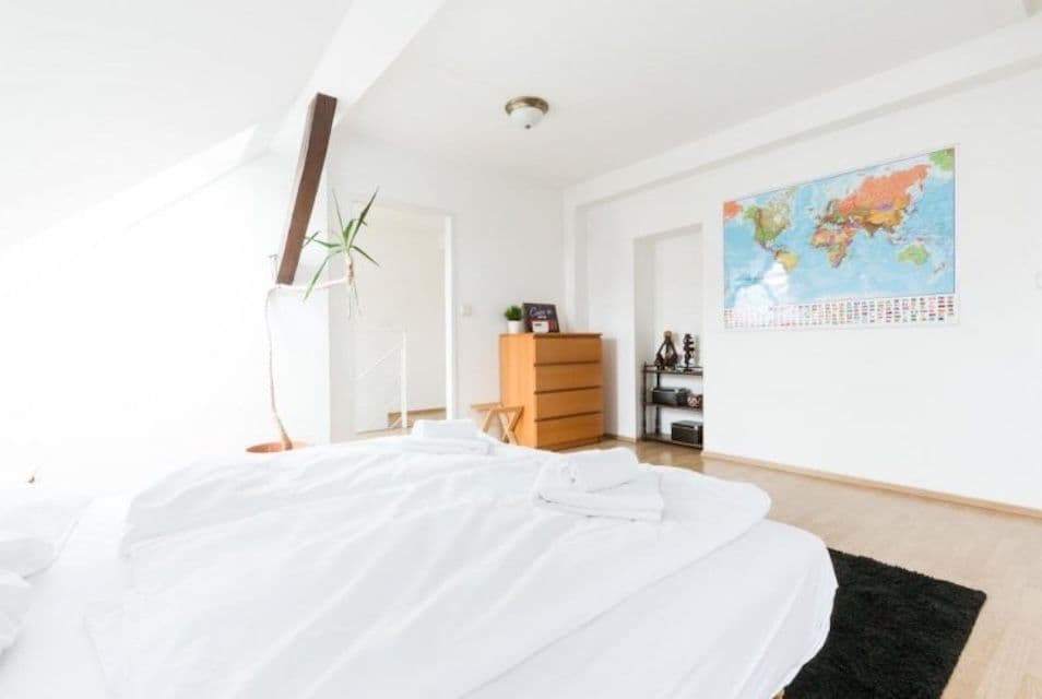 1 bedroom with open-plan kitchen flat to rent, 87 m², Holandská, Prague, Prague 1 bedroom with open-plan kitchen flat to rent, 87 m², Holandská, Prague, Prague