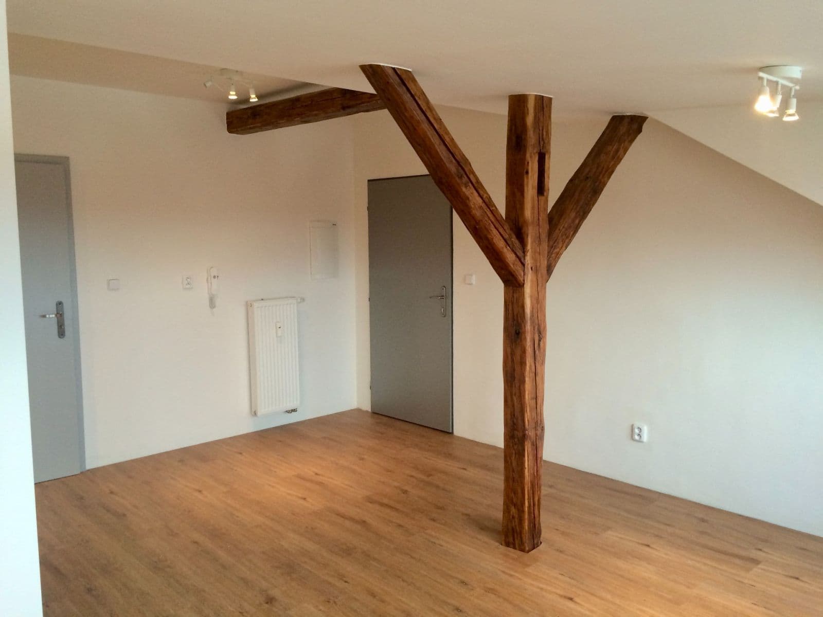 1 bedroom with open-plan kitchen flat to rent, 56 m², Staroměstské náměstí, Mladá Boleslav, Středočeský Region 1 bedroom with open-plan kitchen flat to rent, 56 m², Staroměstské náměstí, Mladá Boleslav, Středočeský Region