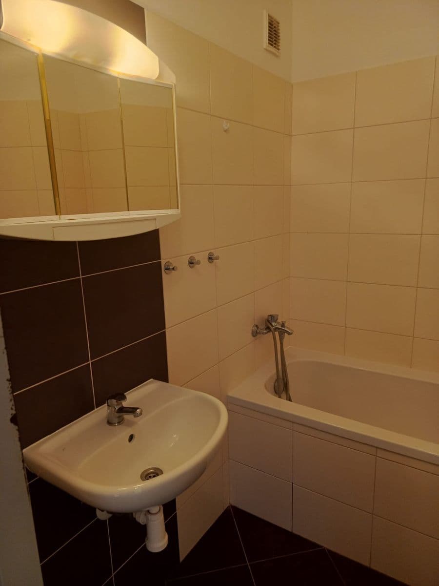 3 bedroom flat to rent, 80 m², Kpt. Jaroše, Neratovice, Středočeský Region 3 bedroom flat to rent, 80 m², Kpt. Jaroše, Neratovice, Středočeský Region